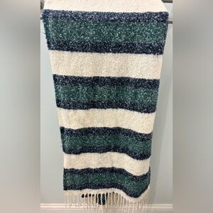 Abercrombie & Fitch Blanket Scarf in Green and Navy